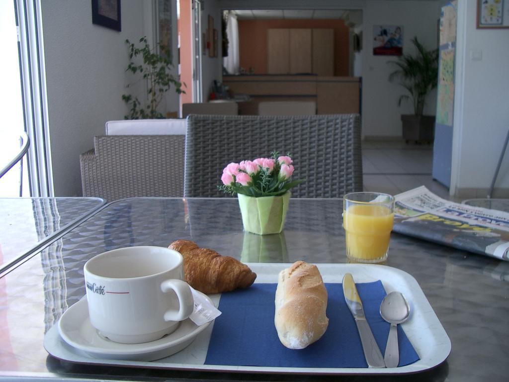 Hotel Akena Chateaurenard - Parc Des Expositions Avignon المظهر الخارجي الصورة