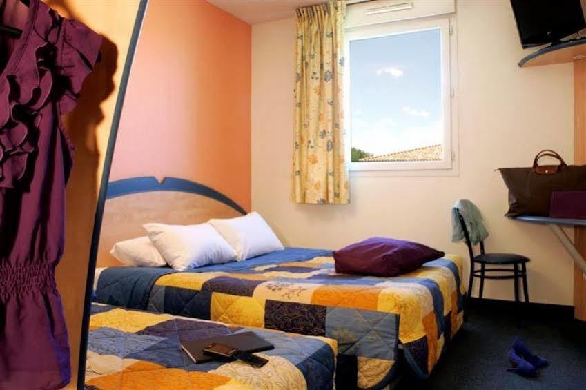 Hotel Akena Chateaurenard - Parc Des Expositions Avignon المظهر الخارجي الصورة